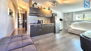 Funtana, opremljeno stanovanje 41 m2 s pogledom na morje