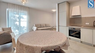 Poreč - okolica, popolnoma prenovljeno stanovanje velikosti 52 m2