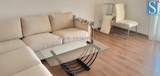 Poreč, opremljeno stanovanje velikosti 62 m2, 1. nadstropje