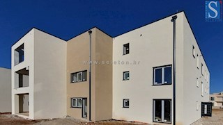 Istra, Poreč, novo stanovanje 91 m2, 1. nadstropje, cca 800 m od morja (zračne črte)