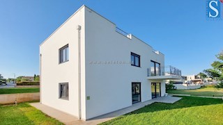 Istra, Poreč, novo stanovanje v okolici Poreča 86 m2 z vrtom od 146 m2