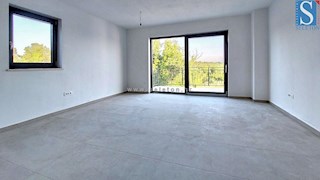 Novo stanovanje v okolici Poreča 94 m2 z veliko strešno teraso od 84 m2