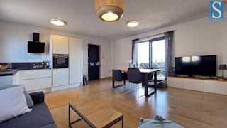 Istra, Poreč, moderno stanovanje 63 m2, 1. nadstropje, talno ogrevanje (TOPLOTNA ČRPALKA)