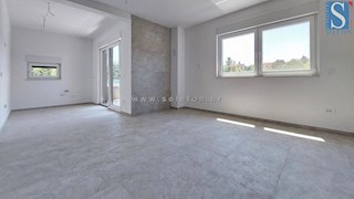 Poreč - novo stanovanje 62 m2, prvo nadstropje, 2 parkirni mesti, DVIGALO