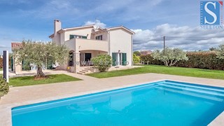 Poreč-okolica, samostojna hiša 130 m2 z bazenom