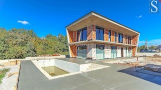 Moderna samostojna hiša 243 m2 z bazenom 36 m2 v okolici Poreča - v gradnji