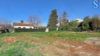 Zazidljivo zemljišče 578 m2 v Poreču
