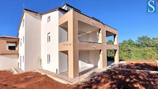 Poreč - okolica, novo stanovanje 66 m2, 2 terasi