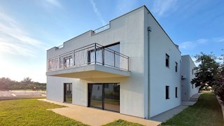Novo stanovanje v okolici Poreča 94 m2 z veliko strešno teraso od 84 m2