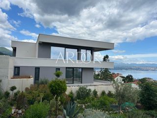 Apartmaj Lovran, 196m2