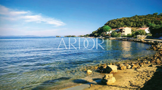 Zemljišče Kampor, Rab, 2.670m2