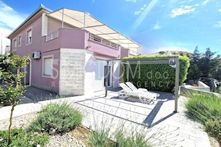 Samostojna hiša z velikim vrtom blizu morja, Čiovo