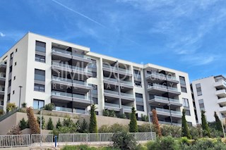 Vseljivo dvosobno stanovanje, Makarska