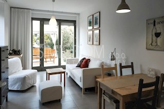 Apartma z vrtom blizu morja, Orebić