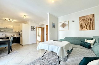 Opremljeno enosobno stanovanje v bližini plaže, Čiovo