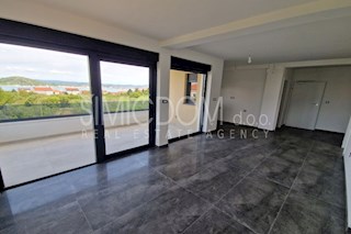 Apartma z razgledom na morje, Murter