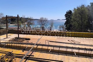 Prostoren nov apartma 40m od morja, Vodice