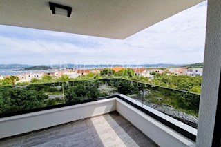 Apartma s pogledom na morje, Murter