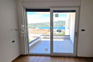 Novo stanovanje zelo blizu plaže, Primošten