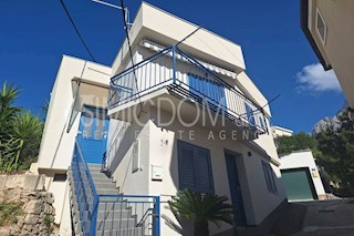 Apartmajska hiša 40m od morja, Krvavica