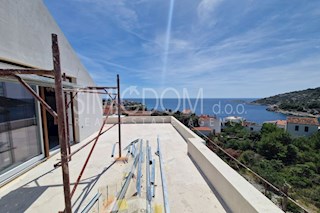 Penthouse s čudovitim razgledom, Rogoznica