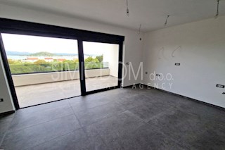 Apartma s pogledom na morje, Murter