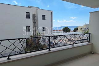 Dvosobno stanovanje z garažo, Makarska