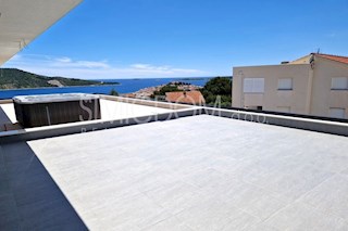 Penthouse stanovanje zelo blizu plaže, Primošten