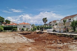 Gradbeno zemljišče v bližini morja, Sutivan