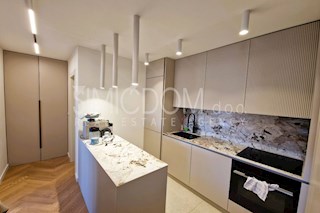 Ekskluzivno stanovanje v bližini centra Splita