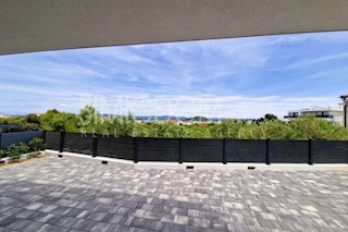 Apartma z vrtom in pogledom na morje, Murter