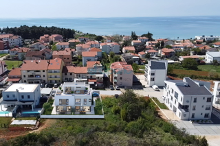 UMAG ZAMBRATIJA LUKSUZNO STANOVANJE 300 METROV OD MORJA
