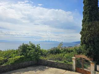 OPATIJA, zgodovinska vila z velikim vrtom in pogledom na morje