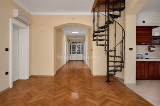 OPATIJA - CENTER, stanovanje 189 m2 s pogledom na morje in parkingom