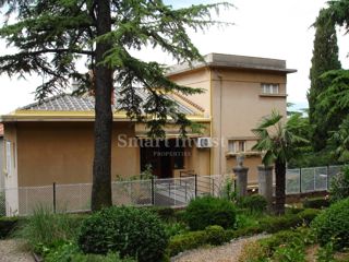 Hiša Pećine, Rijeka, 400m2
