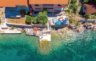 KARLOBAG vicinity, House of 155 m2, first row to the sea