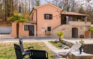 ISTRA - GRAČIŠĆE, očarljiva prenovljena kamnita hiša v mirnem kraju 