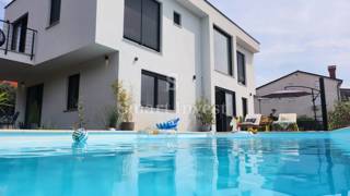 ISTRA - UMAG, moderna hiša z bazenom blizu morja