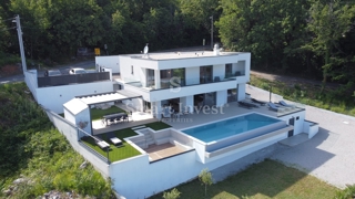 LOVRAN, moderna vila z bazenom in pogledom na morje!