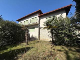 IKA, samostojna hiša s pogledom na morje v bližini plaže