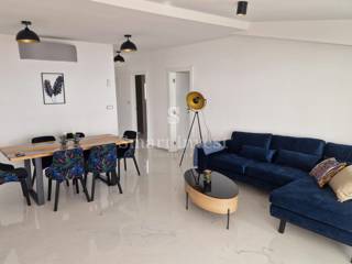 OPATIJA - BREGI, stanovanje s pogledom na morje, bazenom in parkiriščem