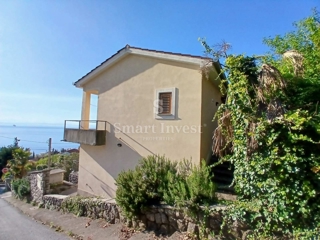 OPATIJA, Samostojna hiša s pogledom na morje v bližini centra in morja, prodamo