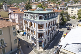OPATIJA, luksuzni penthouse v stari vili s parkirnim mestom
