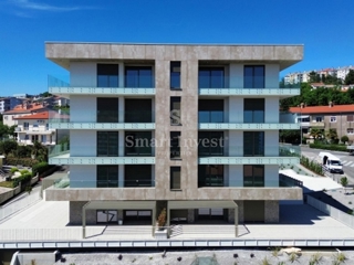RIJEKA, Vrhunsko 4-sobno stanovanje s pogledom na morje in garažo, prodamo
