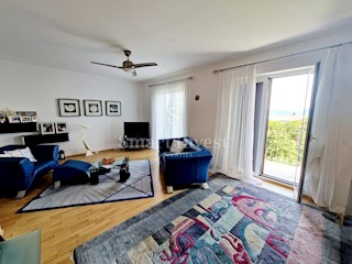 OPATIJA - POBRI, Samostojna hiša s 3 apartmaji