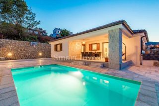 OPATIJA - POBRI, Lepa hiša 200 m2 z bazenom, prodamo