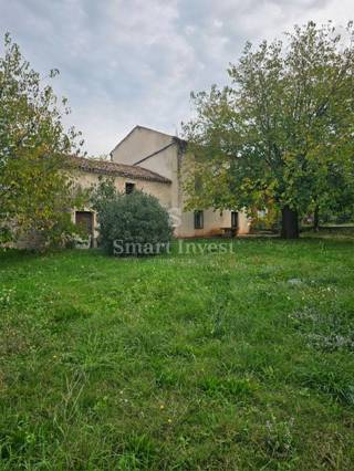 ROVINJ okolica, zazidljivo zemljišče 1350 m2