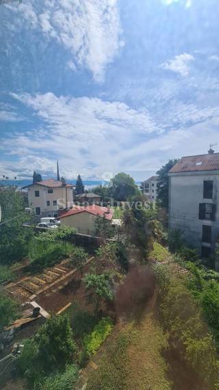 LOVRAN, Stanovanje s pogledom na morje v bližini morja in centra, prodamo