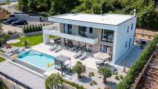 OPATIJA - BREGI, moderna vila z bazenom in čudovitim pogledom na morje