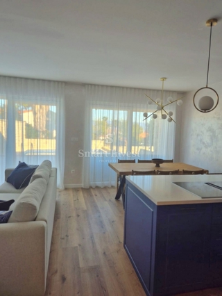 LOVRAN, luksuzno stanovanje z bazenom v bližini morja